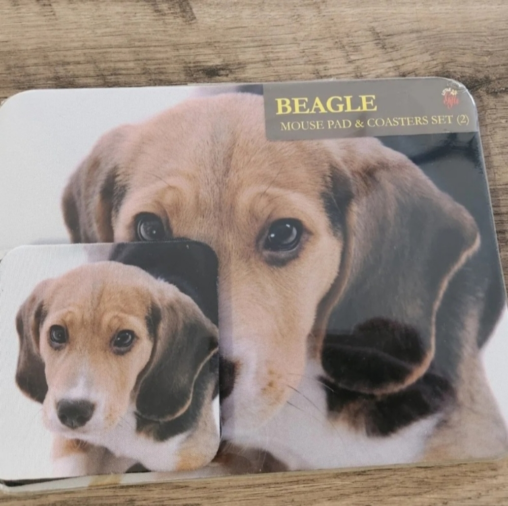 NWT Beagle mouse pad and 2 coater set - Picture 2 of 2